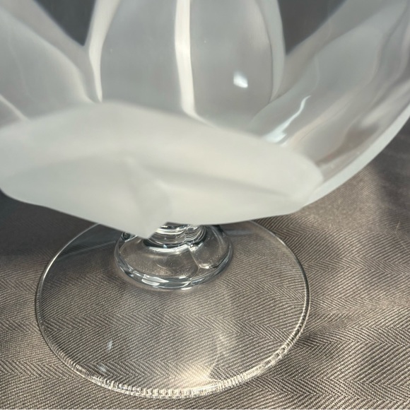 Clear Glass Bowl Immaculate Condition Pre-Owned Perfect for all Occasions. - Picture 5 of 5